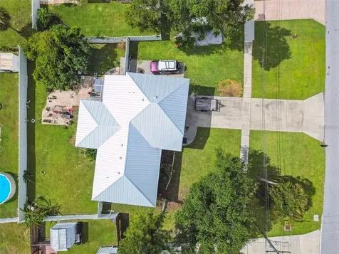 317 Shore Drive E Oldsmar FL 34677