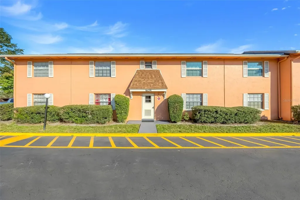 1605 W Oak Ridge Road Orlando FL 32809