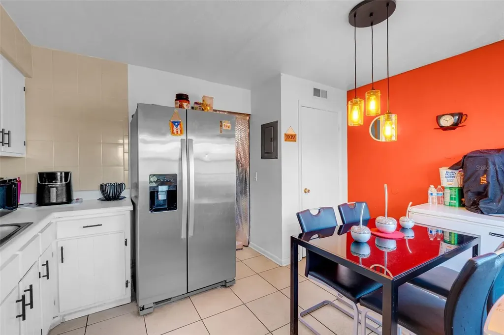 1605 W Oak Ridge Road Orlando FL 32809