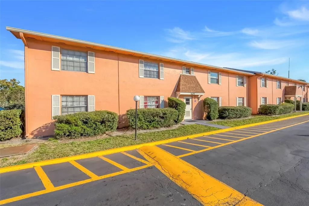 1605 W Oak Ridge Road Orlando FL 32809