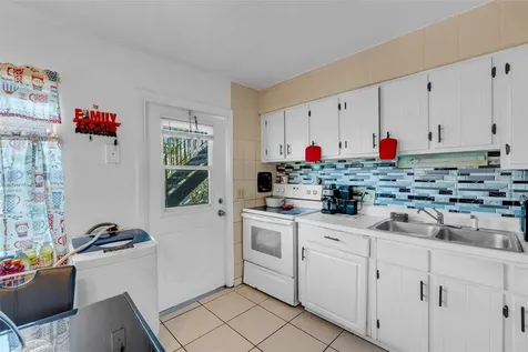 1605 W Oak Ridge Road Orlando FL 32809