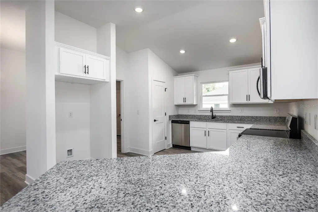 2597 SW 250th Drive Newberry FL 32669