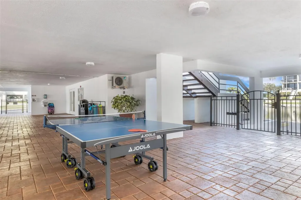 1105 Gulf Of Mexico Drive Longboat Key FL 34228