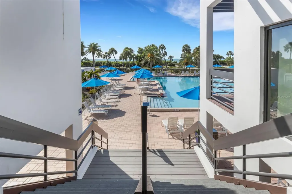 1105 Gulf Of Mexico Drive Longboat Key FL 34228