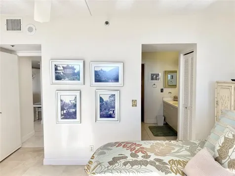1105 Gulf Of Mexico Drive Longboat Key FL 34228