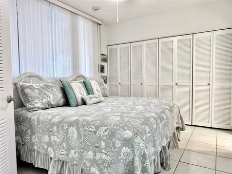 1105 Gulf Of Mexico Drive Longboat Key FL 34228