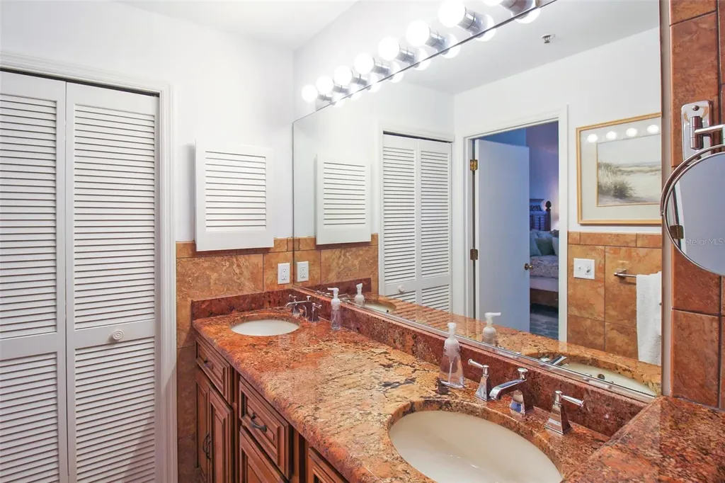 1291 Siesta Bayside Drive Sarasota FL 34242