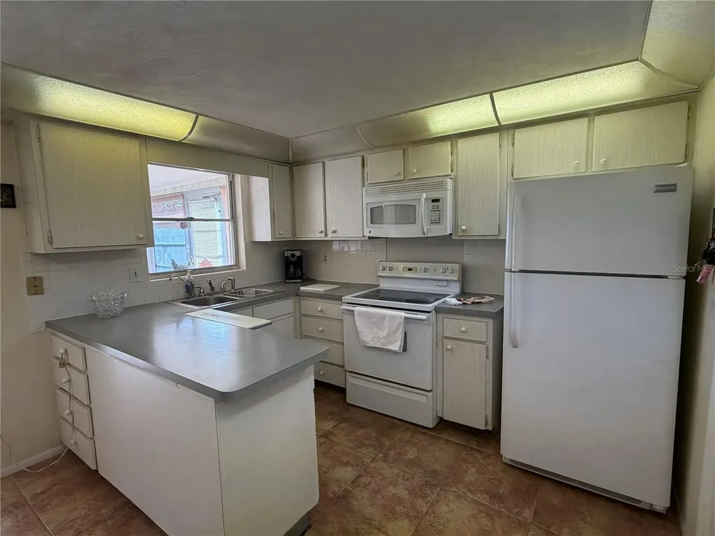 3914 Carioca Holiday FL 34691