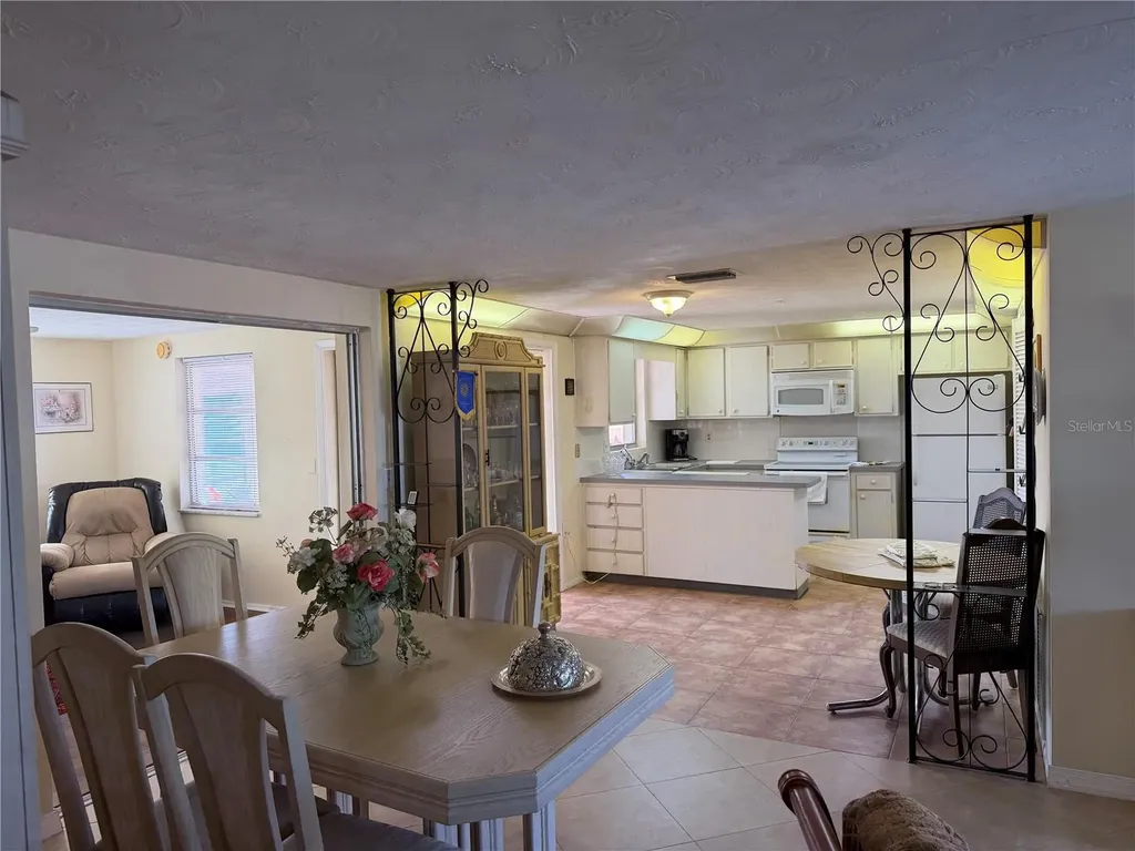 3914 Carioca Holiday FL 34691