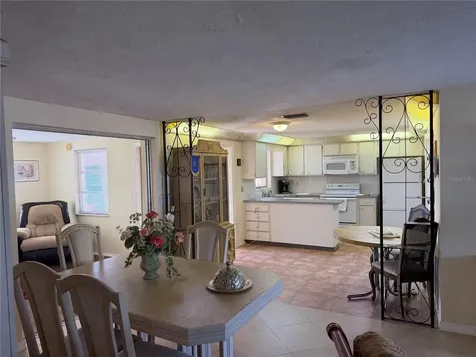 3914 Carioca Holiday FL 34691