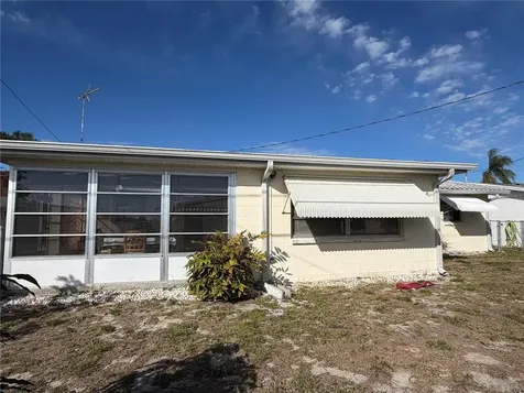 3914 Carioca Holiday FL 34691