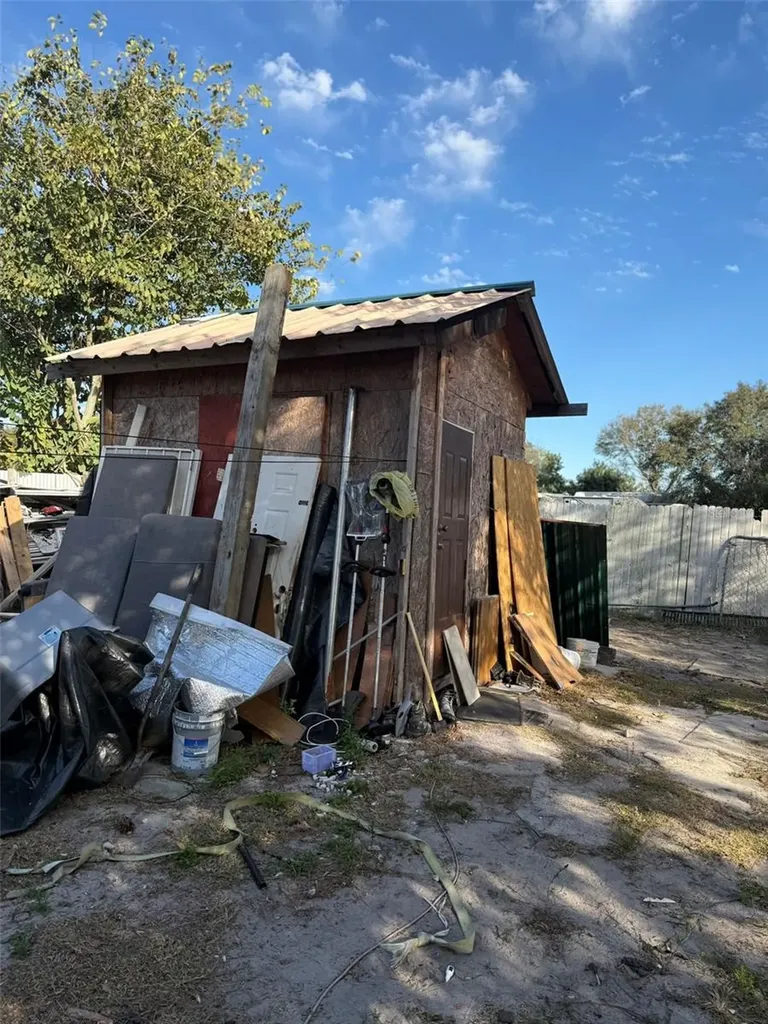9013 Burr Drive Polk City FL 33868