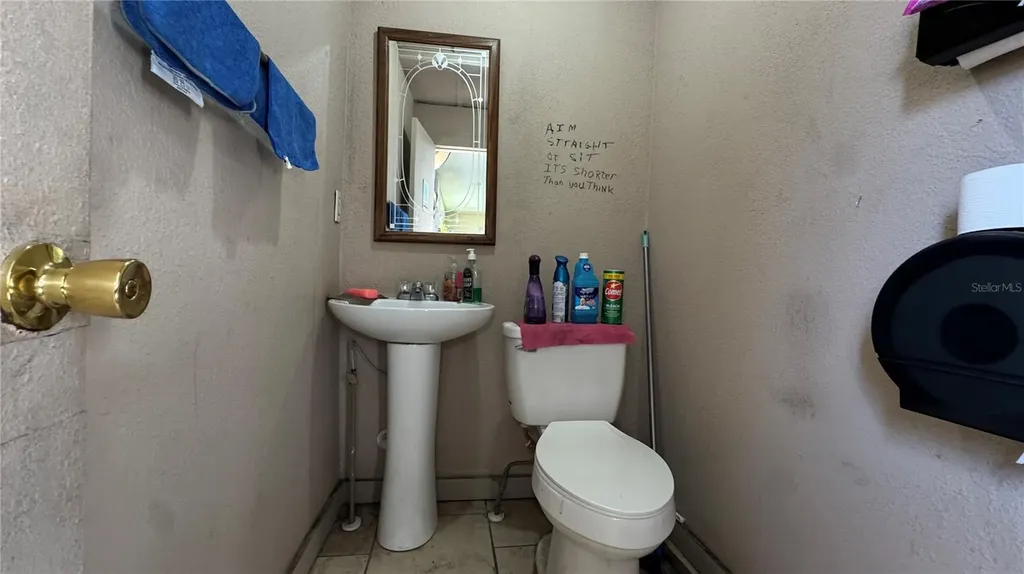 10 Barry Avenue Mascotte FL 34753