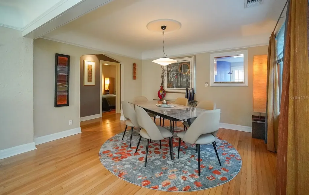 115 21st Avenue NE St Petersburg FL 33704