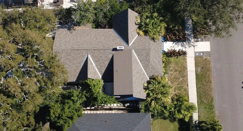 115 21st Avenue NE St Petersburg FL 33704