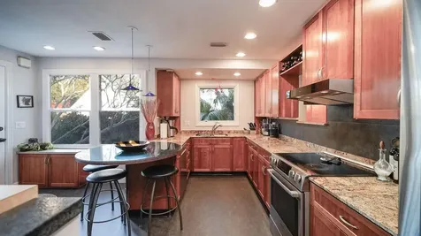 115 21st Avenue NE St Petersburg FL 33704