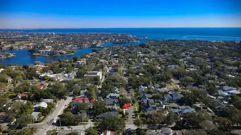 115 21st Avenue NE St Petersburg FL 33704