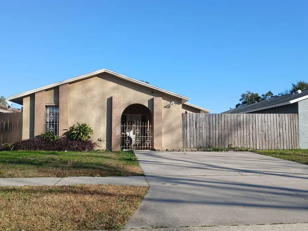 10703 Crowngate Lane Tampa FL 33624