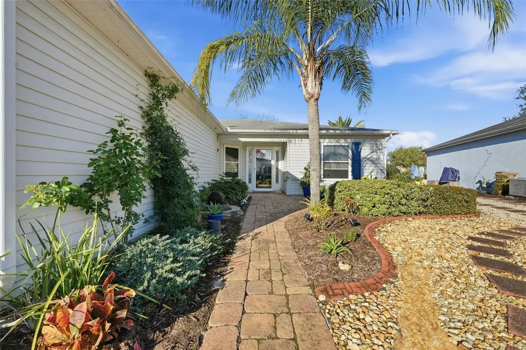 1145 Meadowbend Drive Leesburg FL 34748