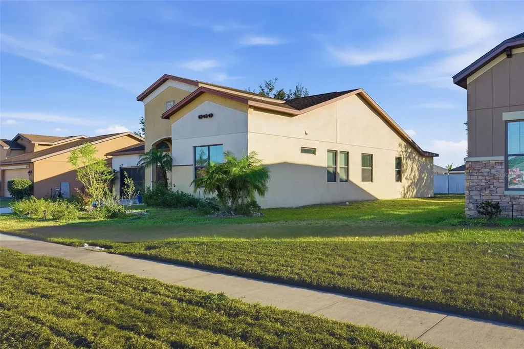 4737 Blackthorn Circle Kissimmee FL 34758