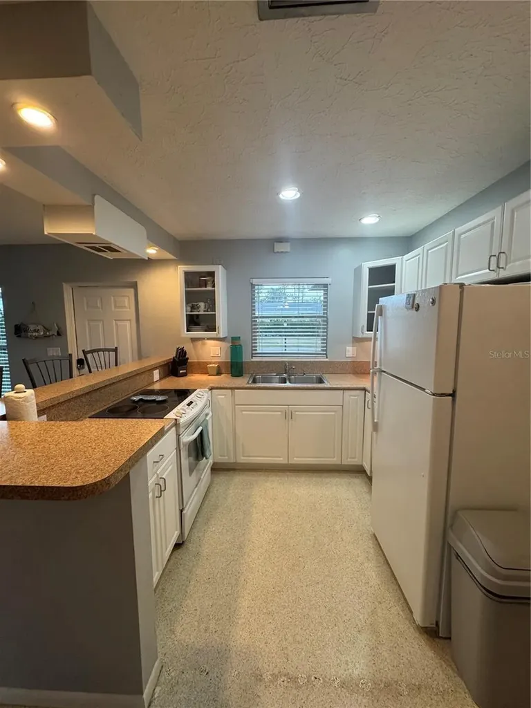 1648 Idle Lane Sarasota FL 34231