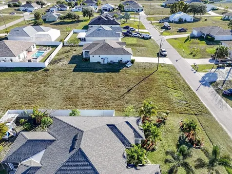 1317 NW 9th Terrace Cape Coral FL 33993