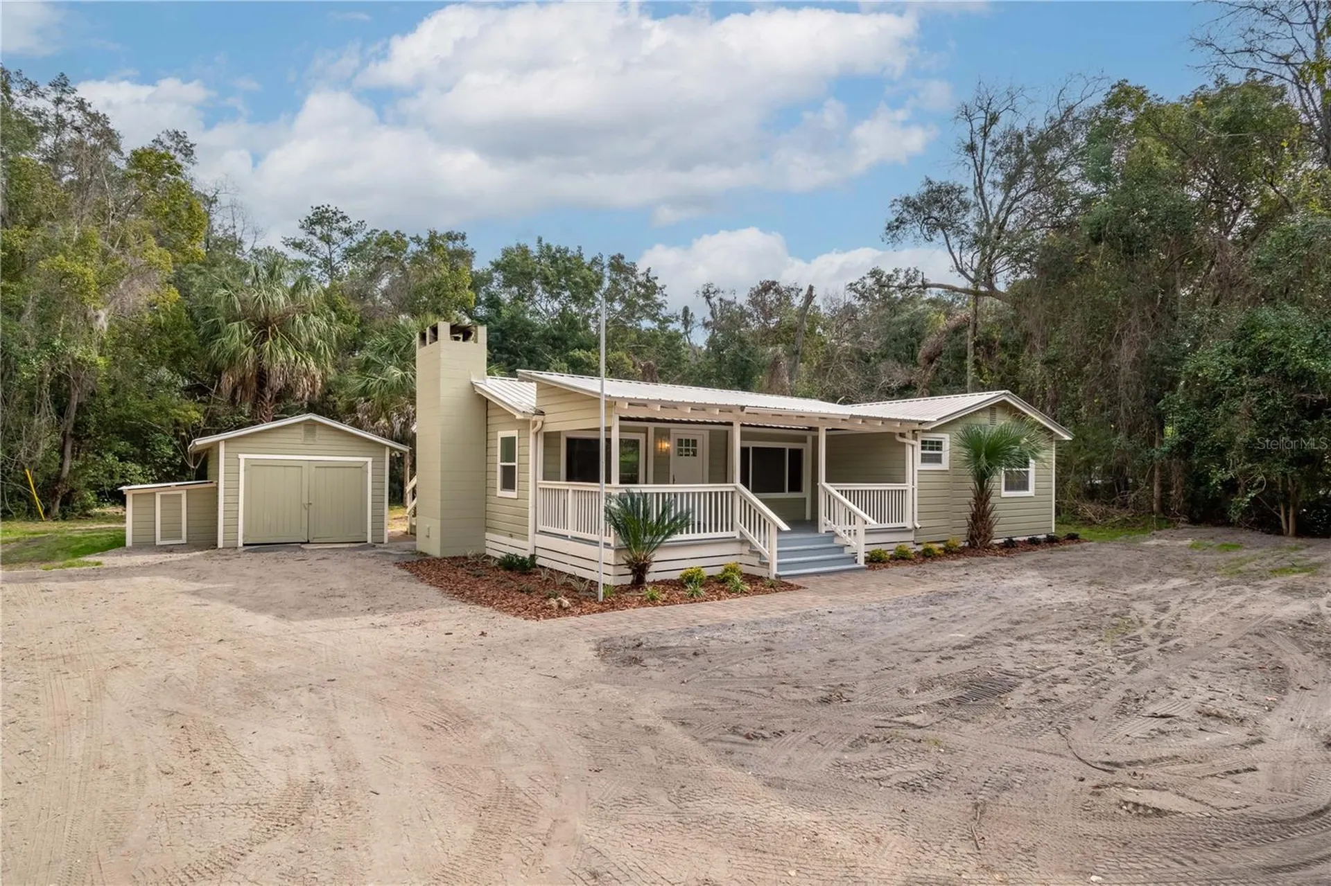 674 N State Road 21 Hawthorne FL 32640