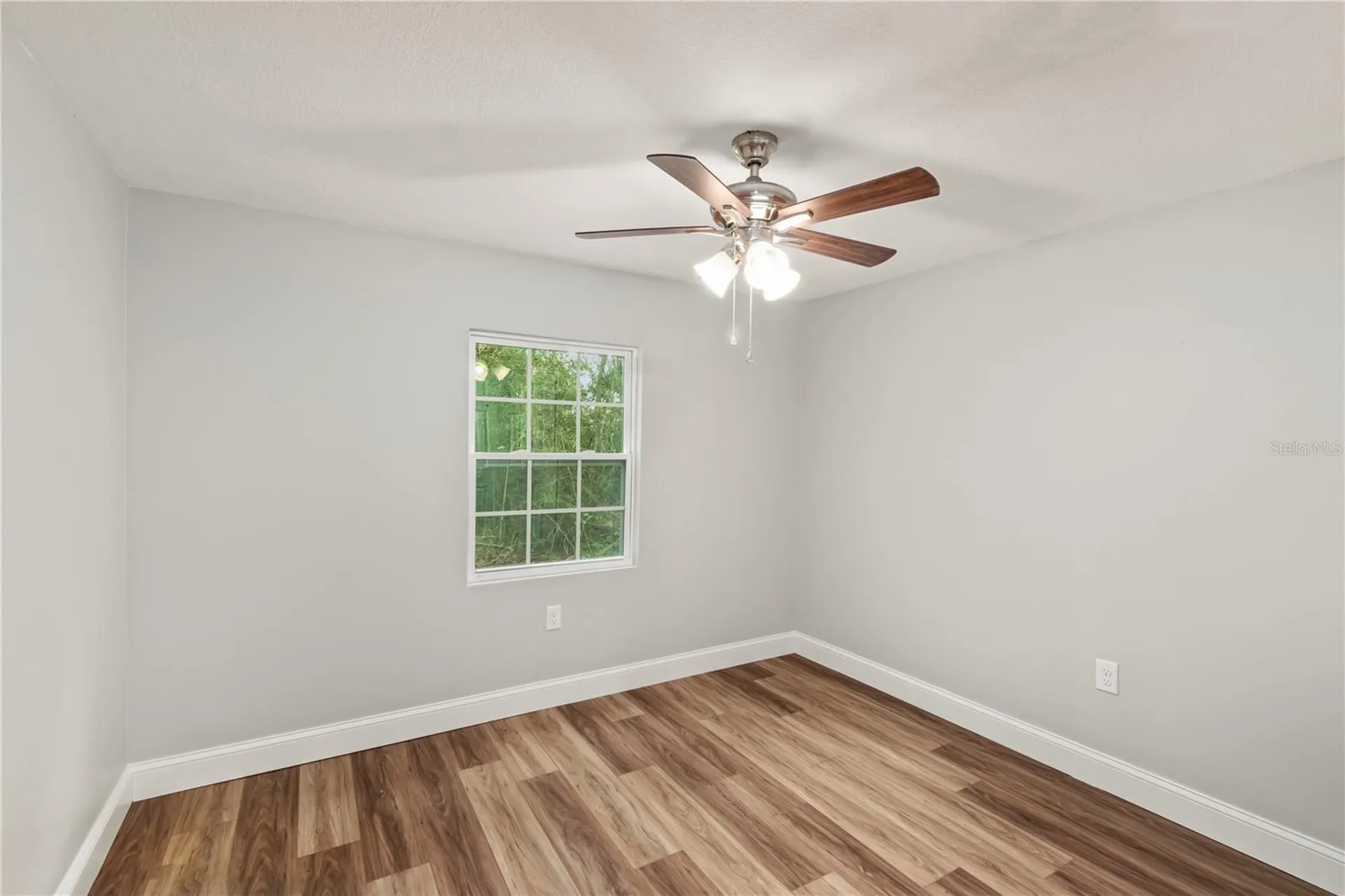 674 N State Road 21 Hawthorne FL 32640