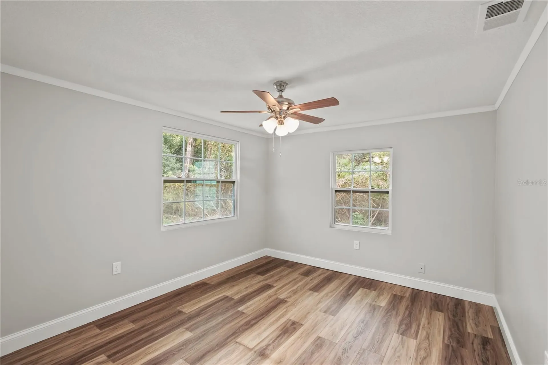 674 N State Road 21 Hawthorne FL 32640