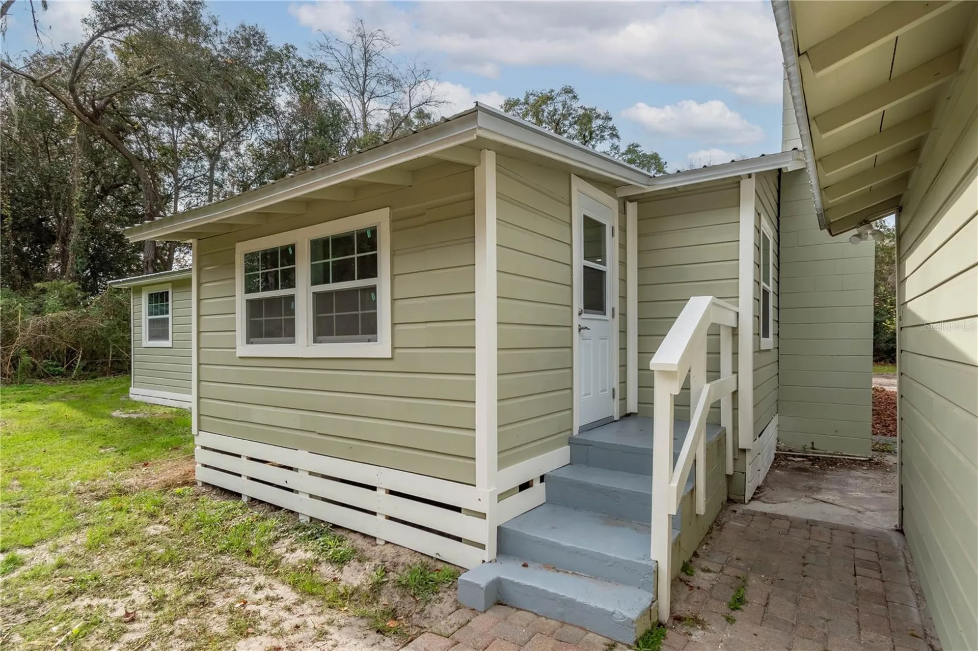 674 N State Road 21 Hawthorne FL 32640