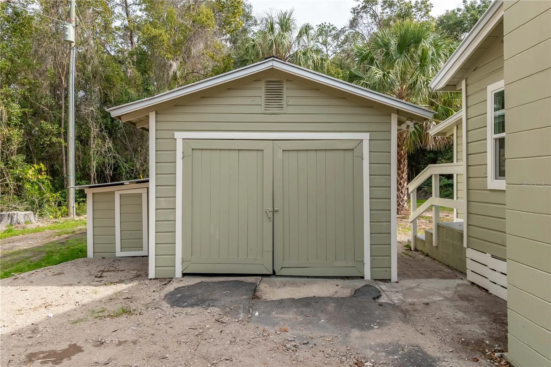 674 N State Road 21 Hawthorne FL 32640