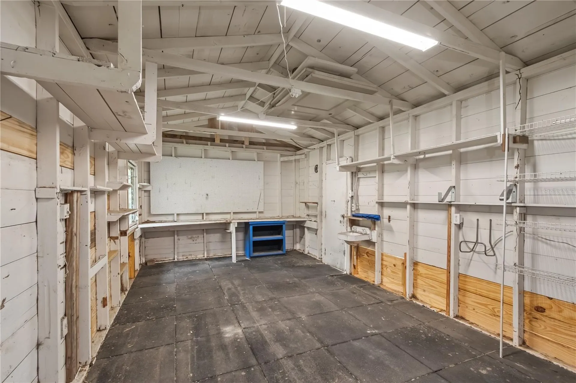 674 N State Road 21 Hawthorne FL 32640