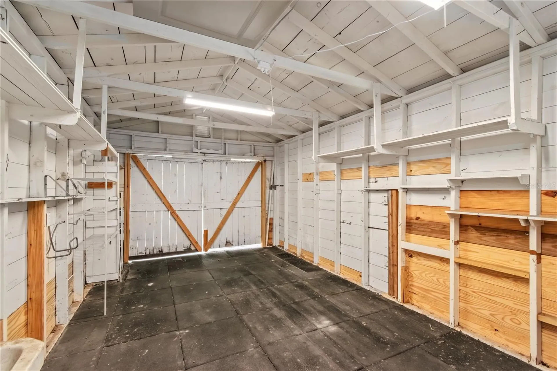 674 N State Road 21 Hawthorne FL 32640