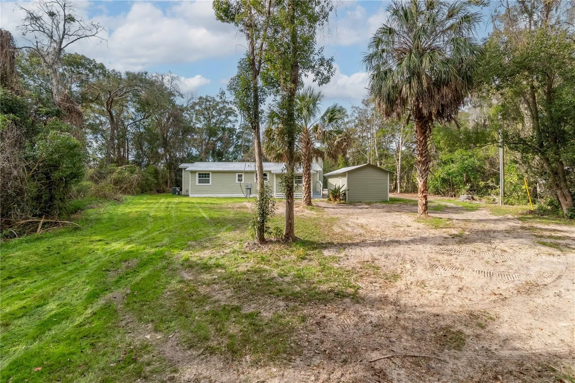 674 N State Road 21 Hawthorne FL 32640