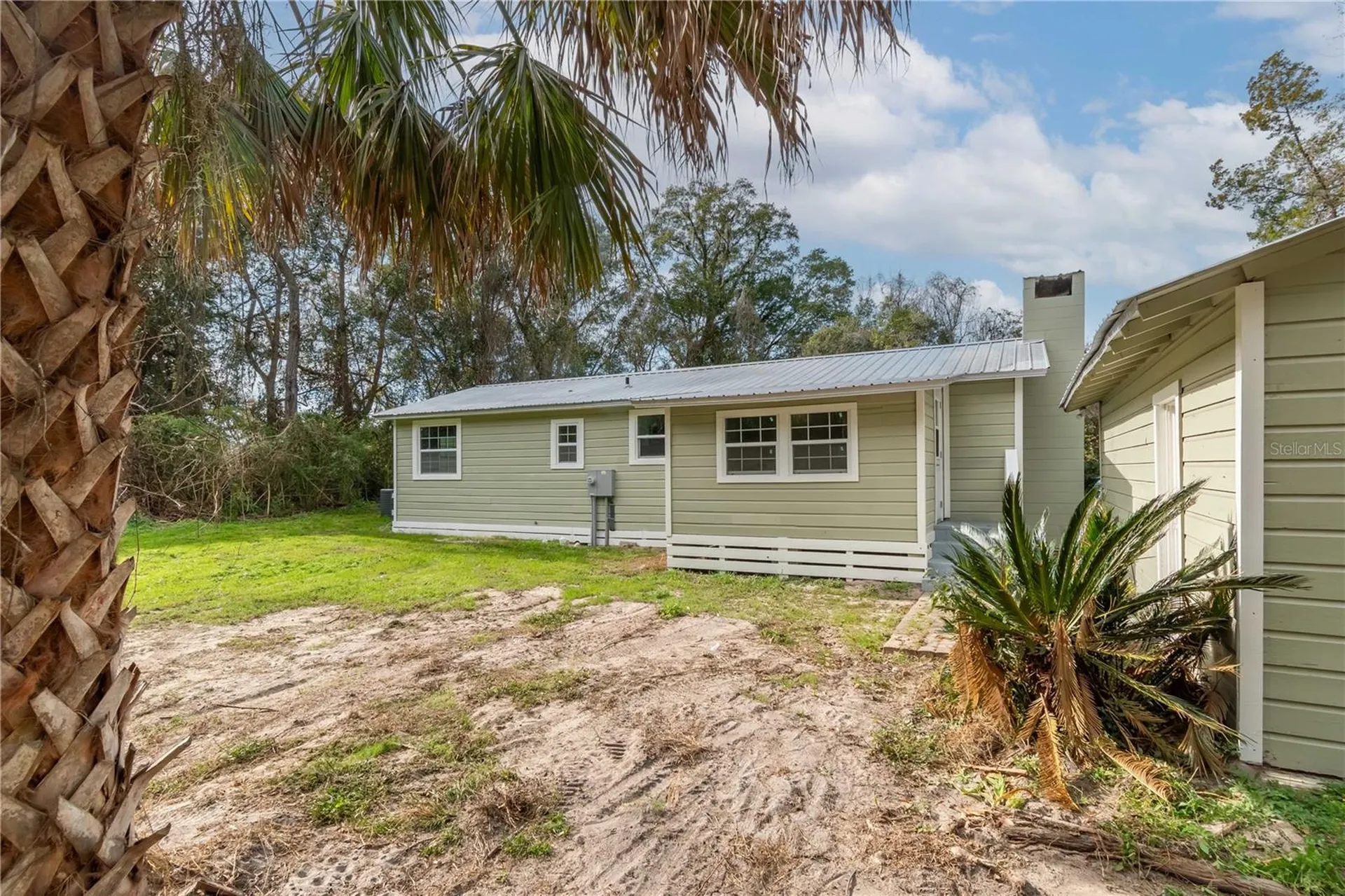 674 N State Road 21 Hawthorne FL 32640