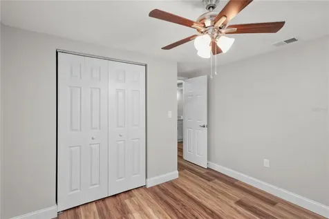 674 N State Road 21 Hawthorne FL 32640