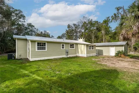 674 N State Road 21 Hawthorne FL 32640