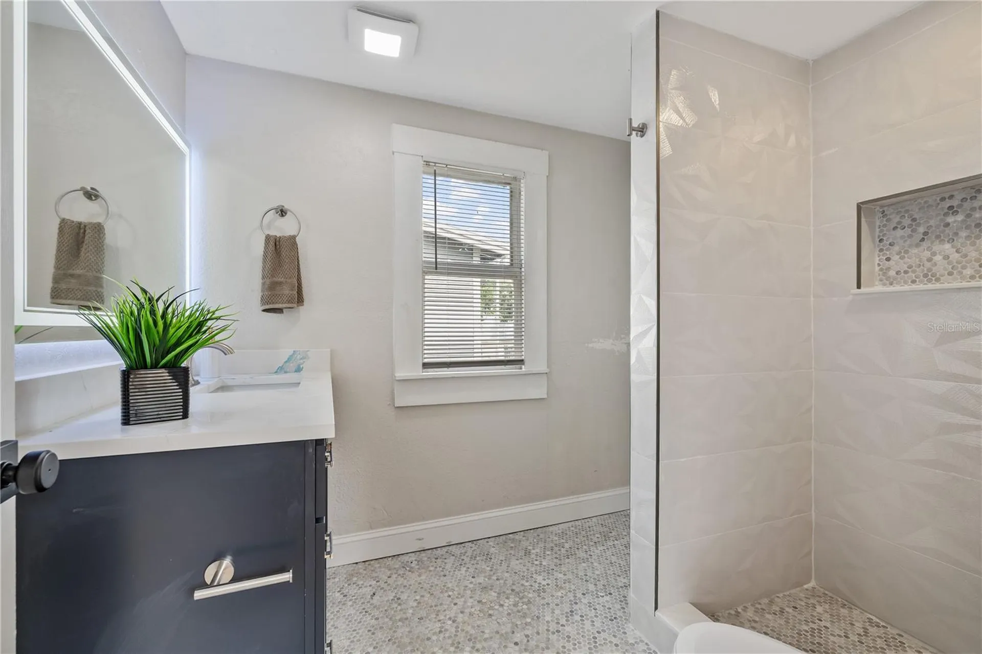 2506 1/2 E Columbus Drive Tampa FL 33605