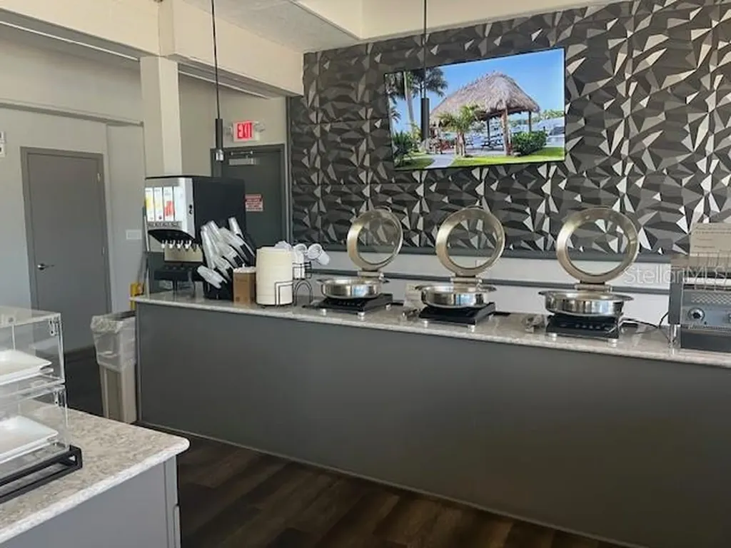 7150 N Tamiami Trail Sarasota FL 34243