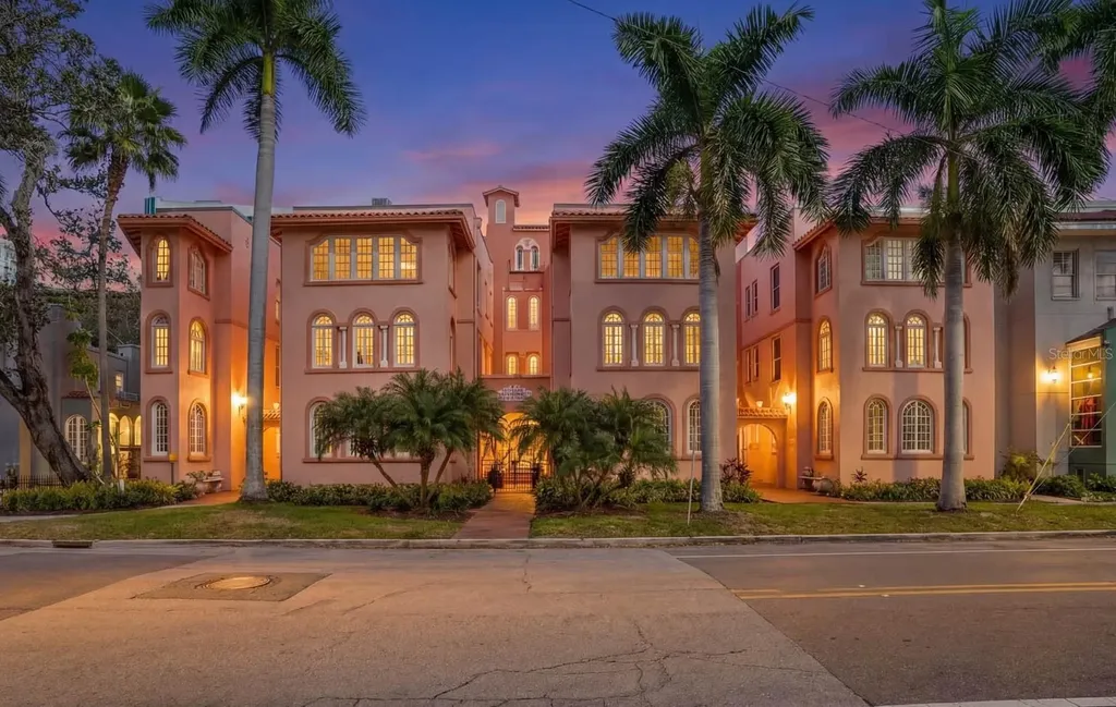 1221 N Palm Avenue Sarasota FL 34236