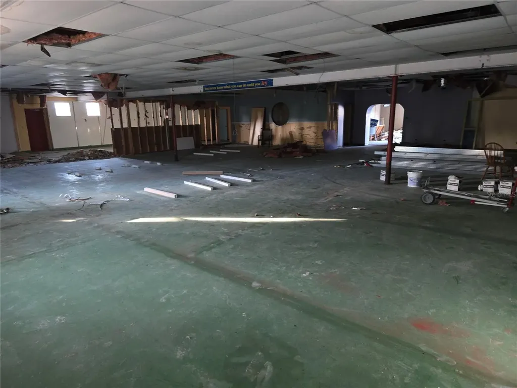 39920 Us Highway 19 N Tarpon Springs FL 34689