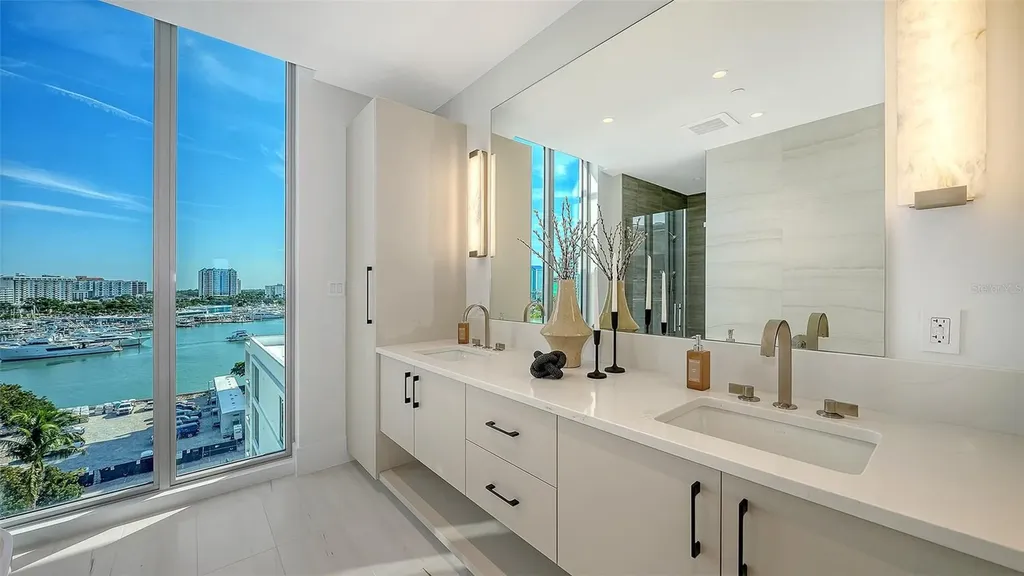 253 Golden Gate Point Sarasota FL 34236