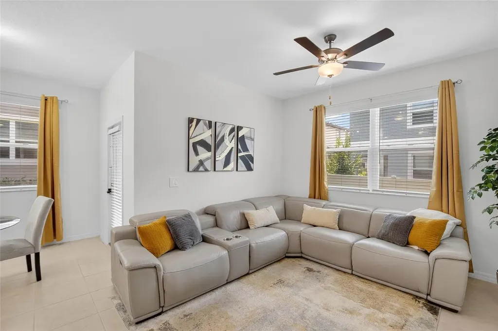 10317 Trumpet Honeysuckle Way San Antonio FL 33576