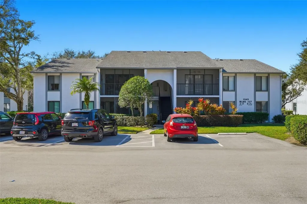 1345 Pine Ridge Circle E Tarpon Springs FL 34688