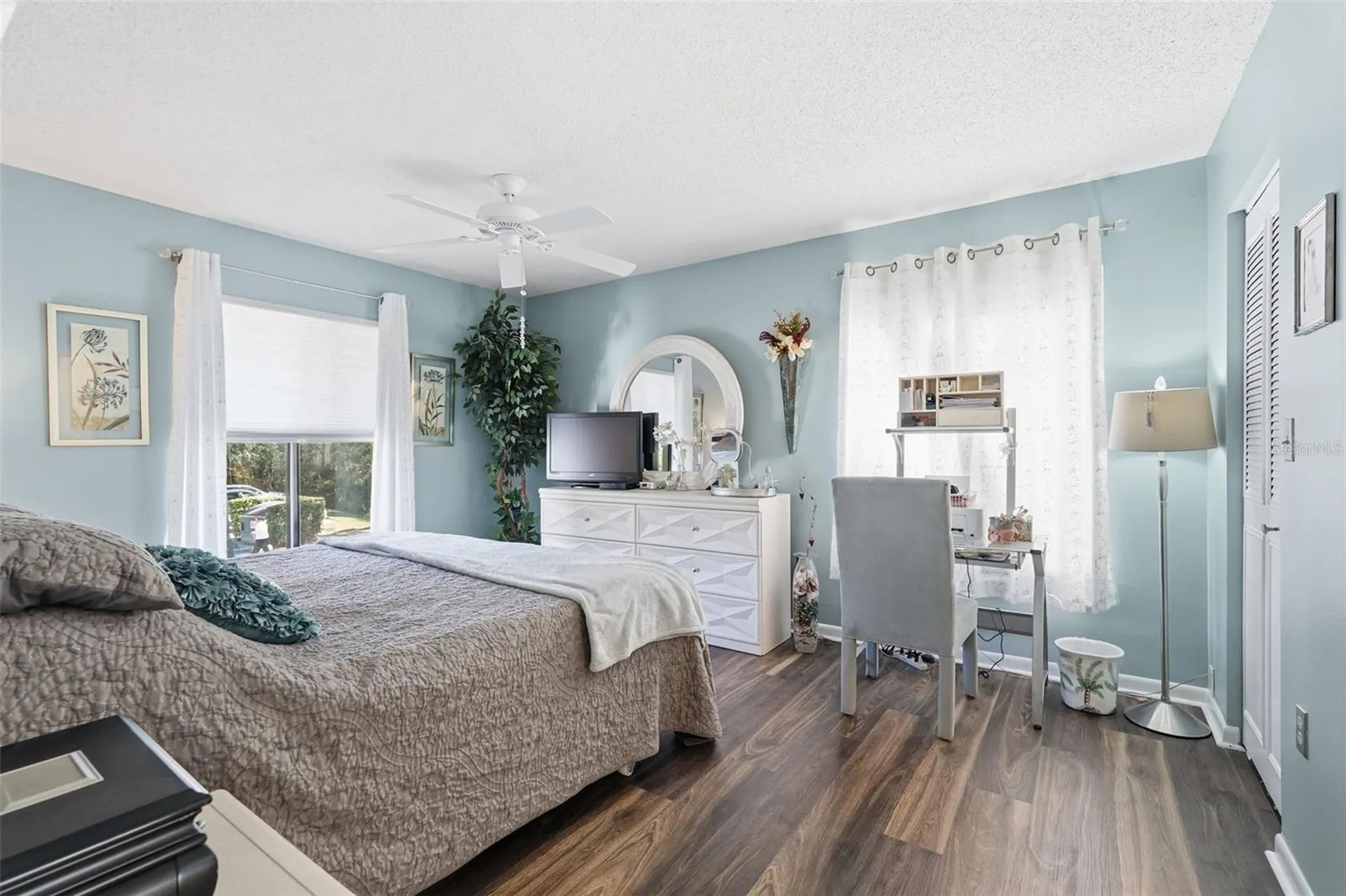 1345 Pine Ridge Circle E Tarpon Springs FL 34688