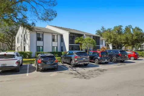 1345 Pine Ridge Circle E Tarpon Springs FL 34688