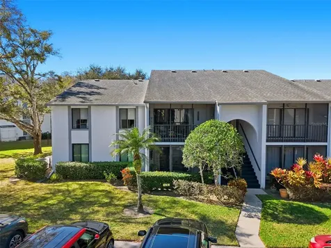 1345 Pine Ridge Circle E Tarpon Springs FL 34688