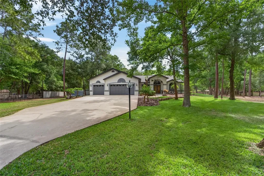 8518 Quail Hollow Boulevard Wesley Chapel FL 33544