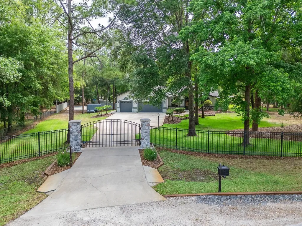 8518 Quail Hollow Boulevard Wesley Chapel FL 33544