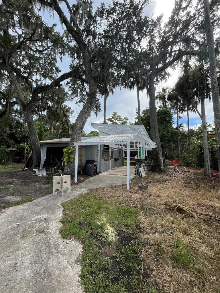 1922 Enterprise Avenue New Smyrna Beach FL 32168